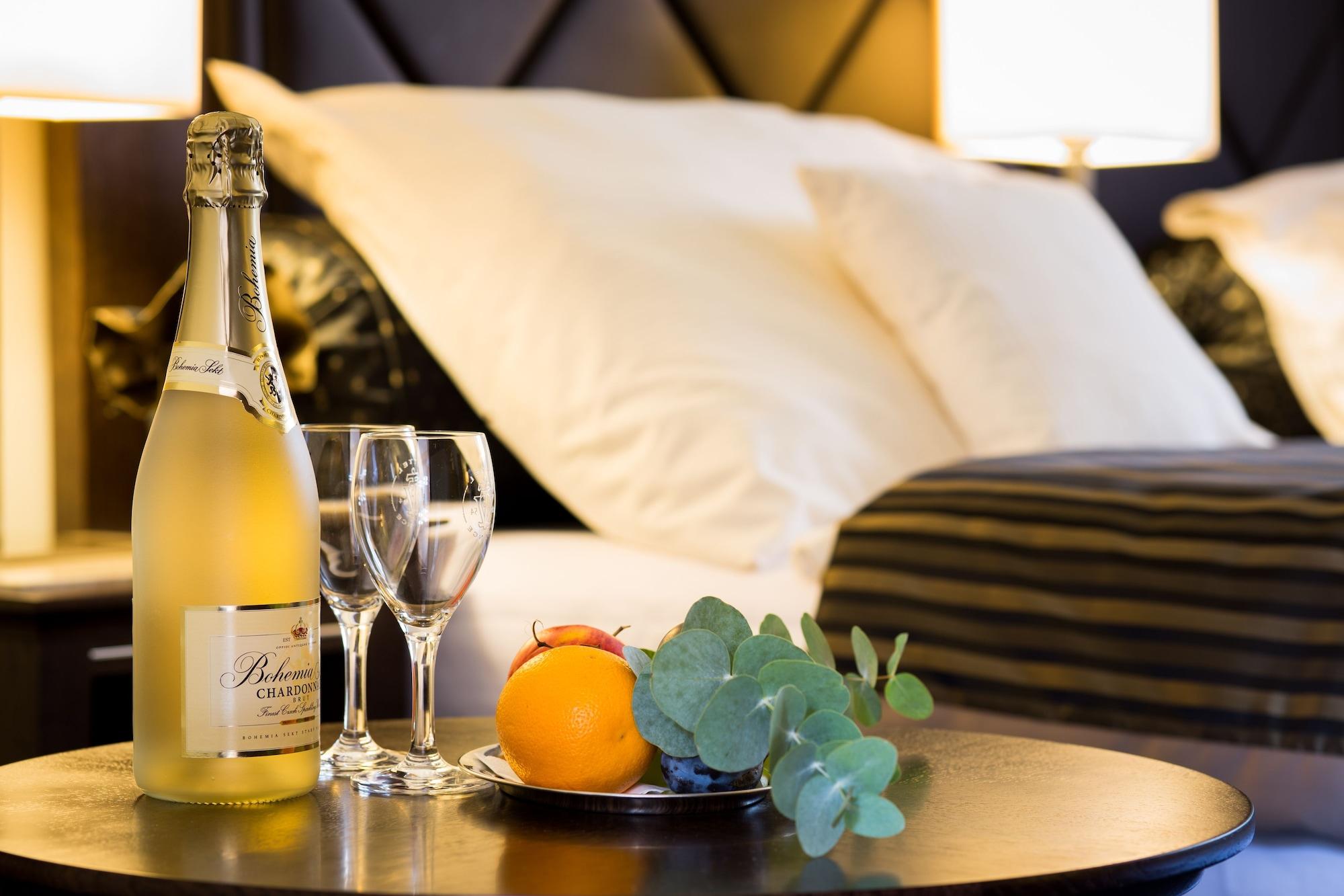 Selsky Dvur - Bohemian Village Courtyard Hotel Praag