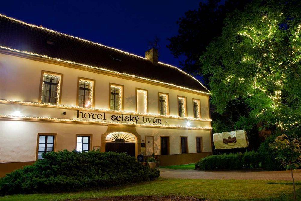 Selsky Dvur - Bohemian Village Courtyard Hotel Praag