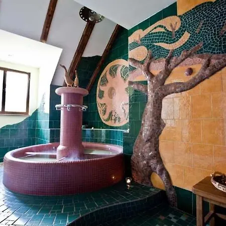 Hotel Selsky Dvur - Bohemian Village Courtyard 